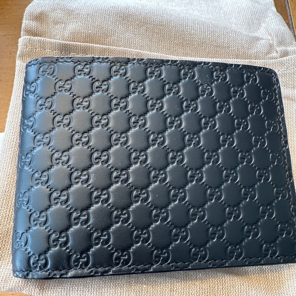 Gucci Microguccissima Bi Fold Wallet - Black - Picture 1 of 3